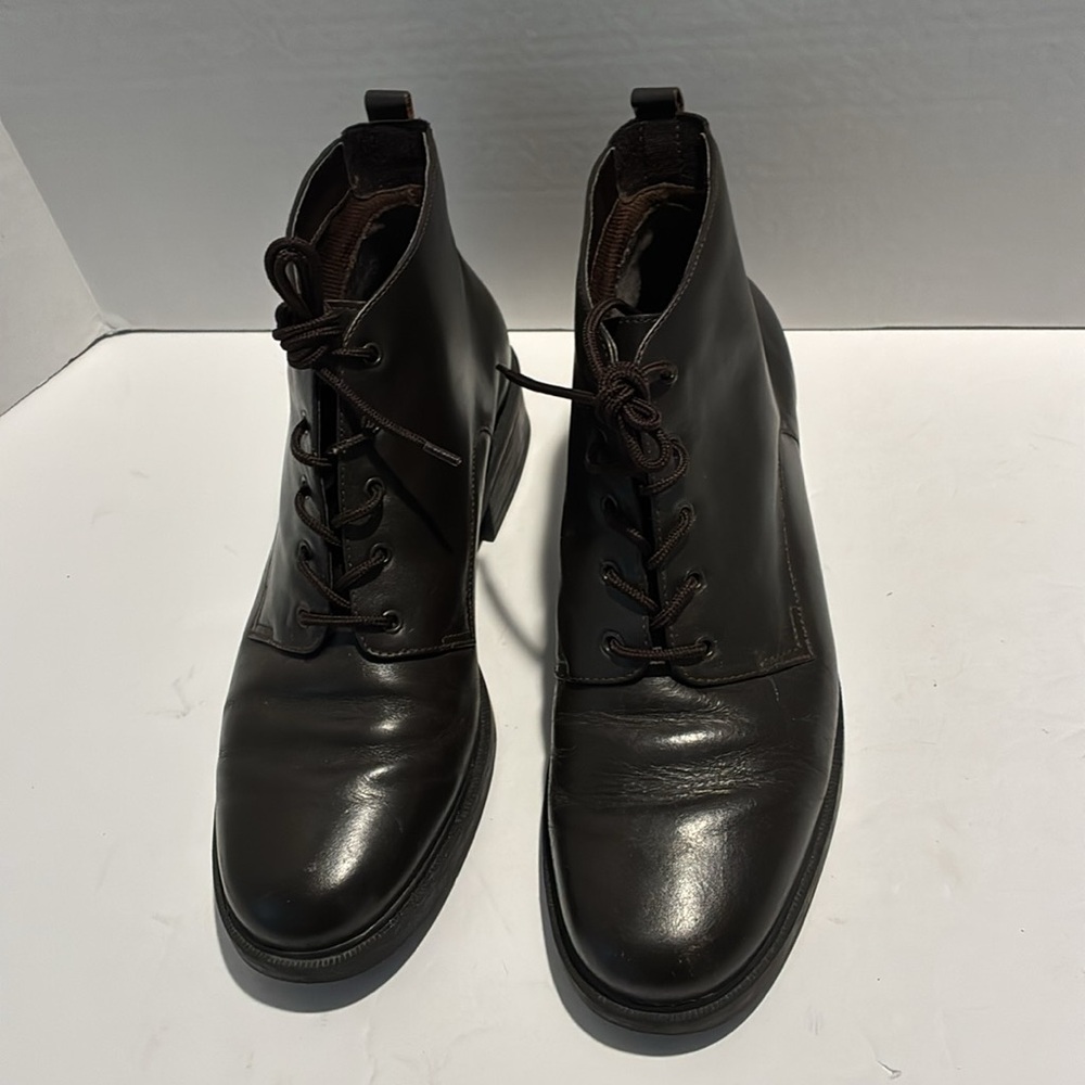 Croft & Barrow brown leather ankle boots
Size 9.5 M  women’s